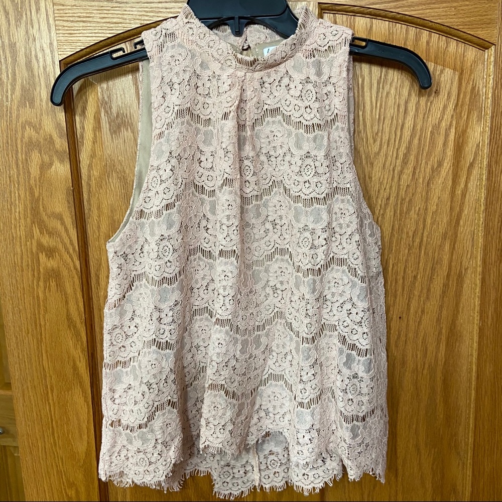 Blush mockneck lace top w/ keyhole back
